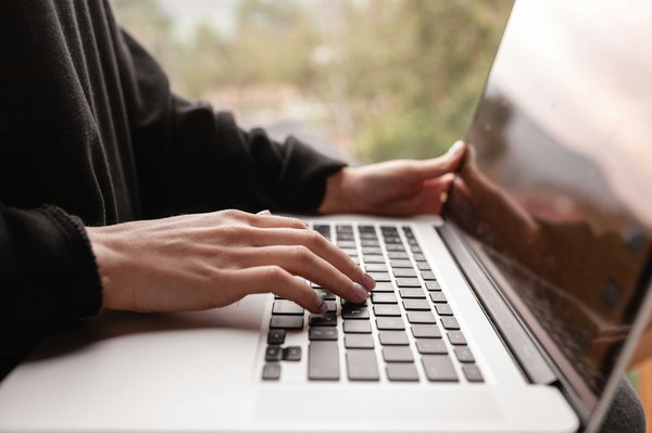 Comment créer une newsletter efficace pour fidéliser vos clients en ligne?